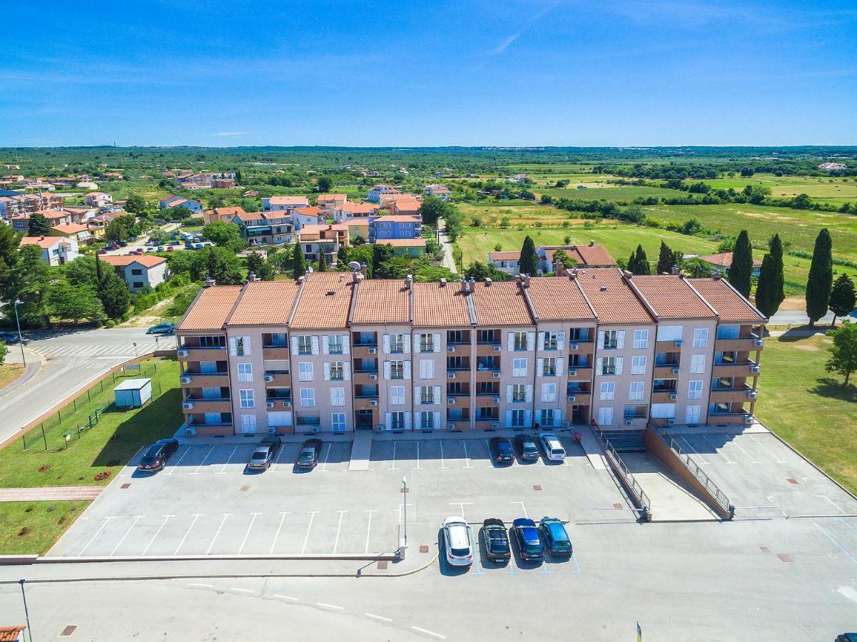 Adriatic Apartments Фажана Екстер'єр фото